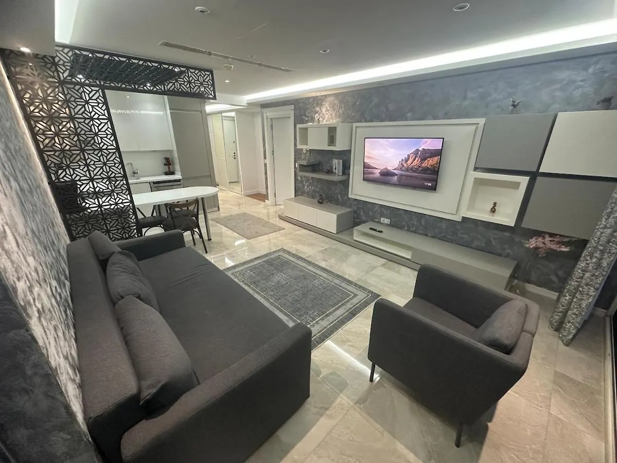 Magnificent High Floor Suite With Private Jacuzzi Istanbul Apartment